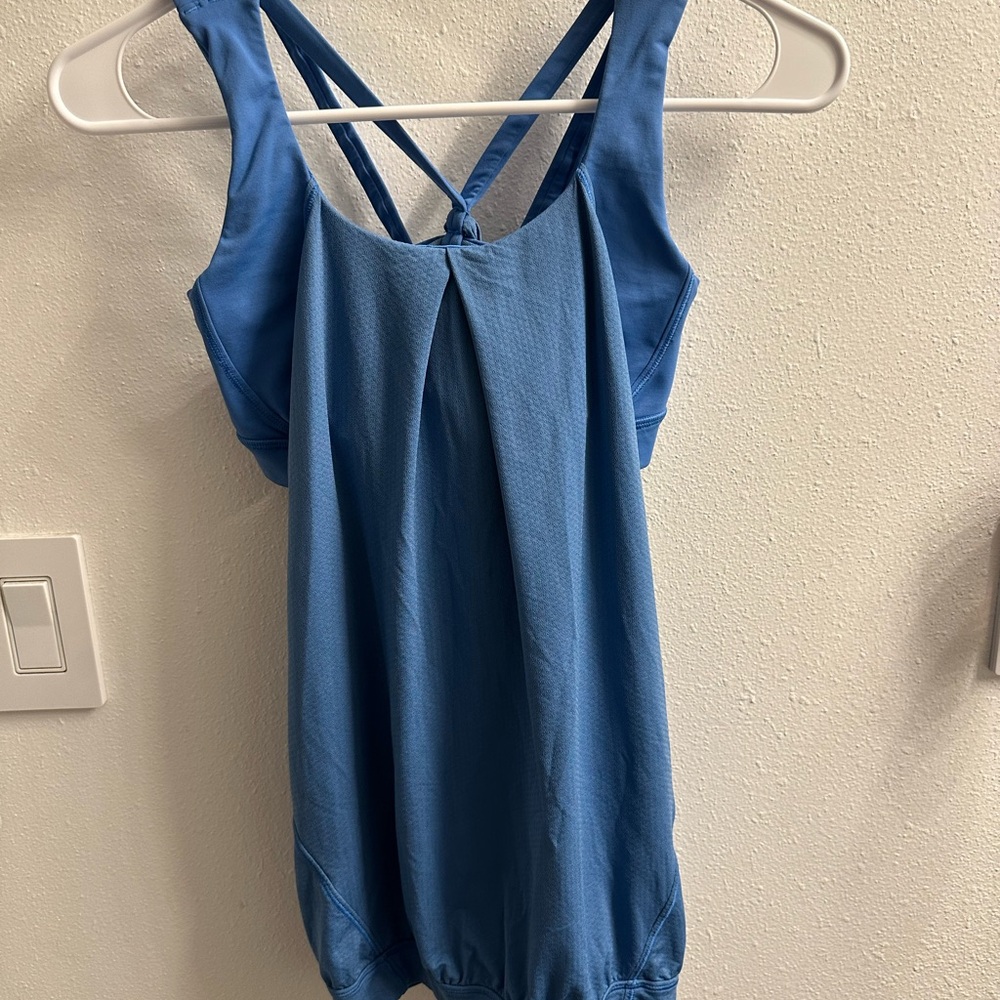 Lululemon Women’s Nouveau Limits Tank with a built-in Bra Blue Size 4